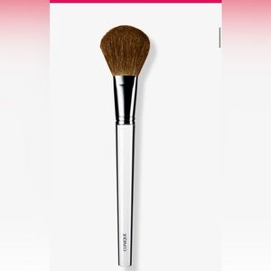 Clinique blush brush